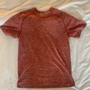 Men’s Red Lululemon Short Sleeve Shirt